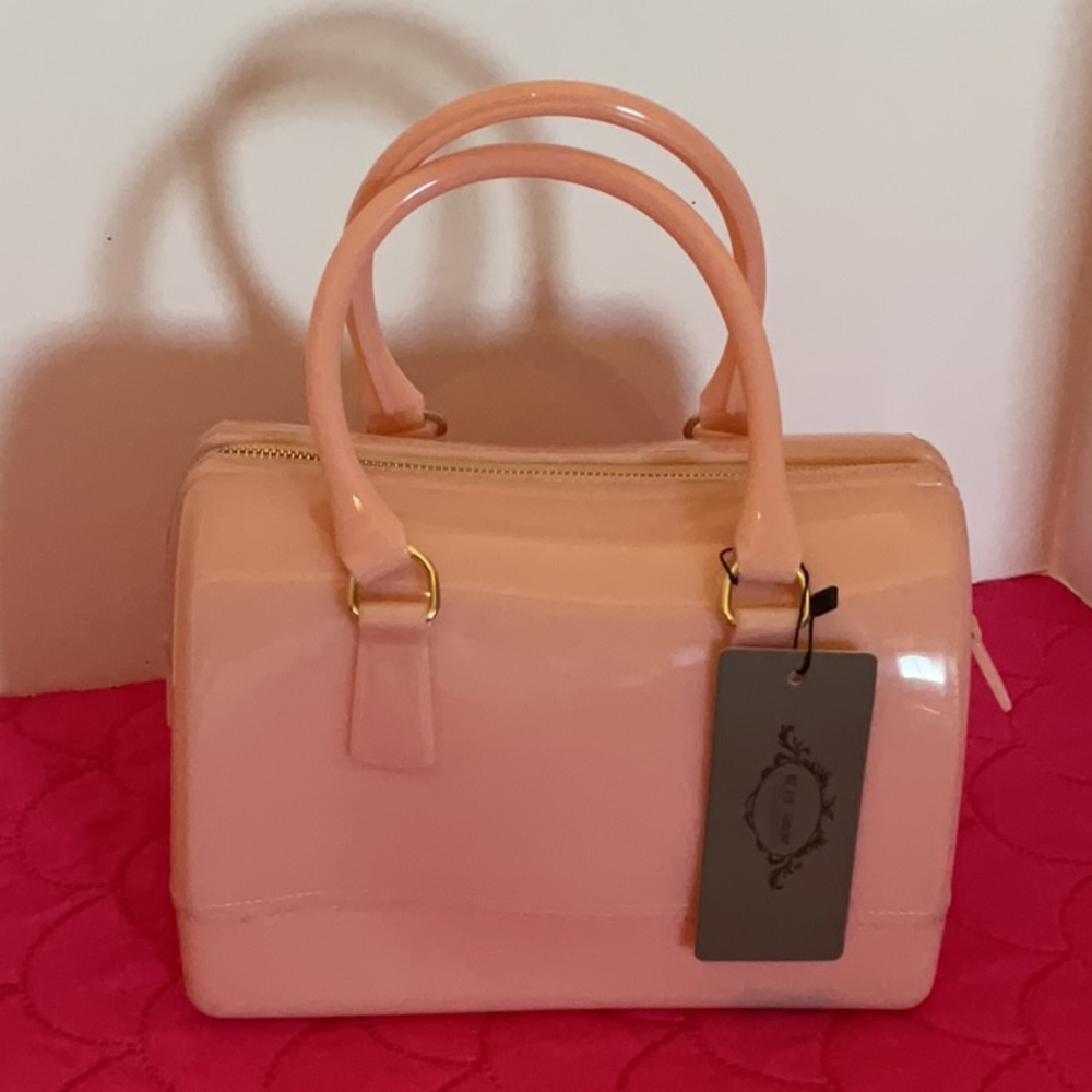 Chic Pink Jelly Satchel Bag with Sleek Design